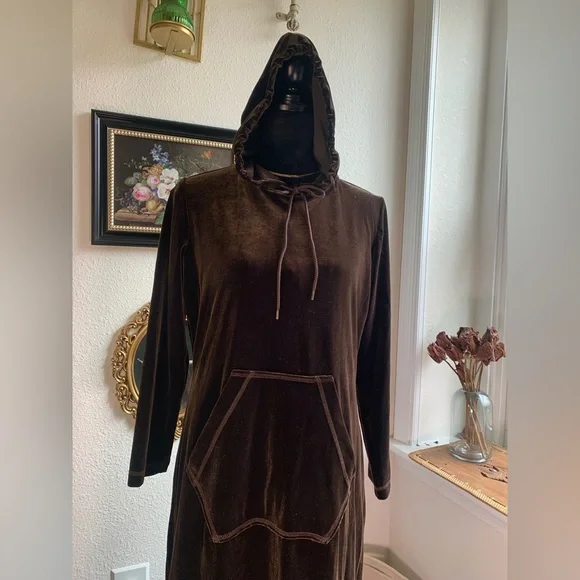 Vintage long sleeve velour dress with kangaroo pocket + drawstring hoodie - Picture 11 of 13